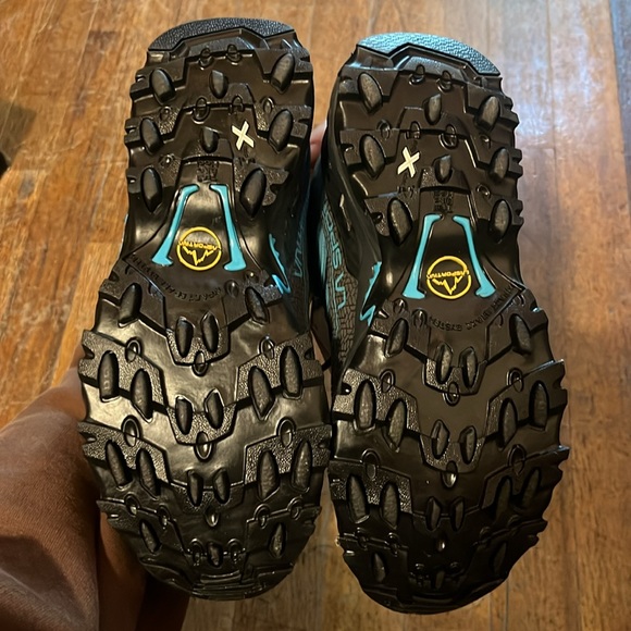La Sportiva Ultra Raptor II Mid  Gore Tex Trail shoe womens 6.5 Carbon/topaz NWT - Picture 6 of 8